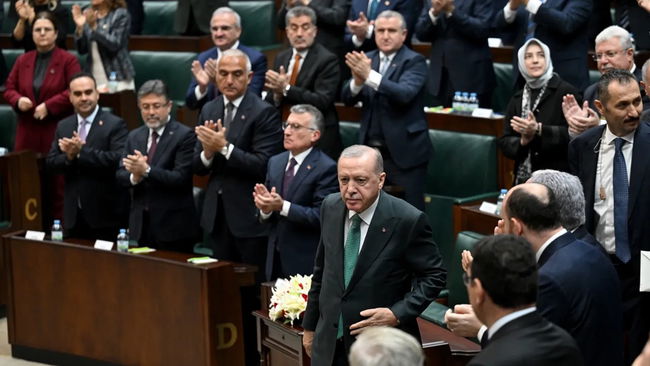 AKP'den grup toplantıları için karar