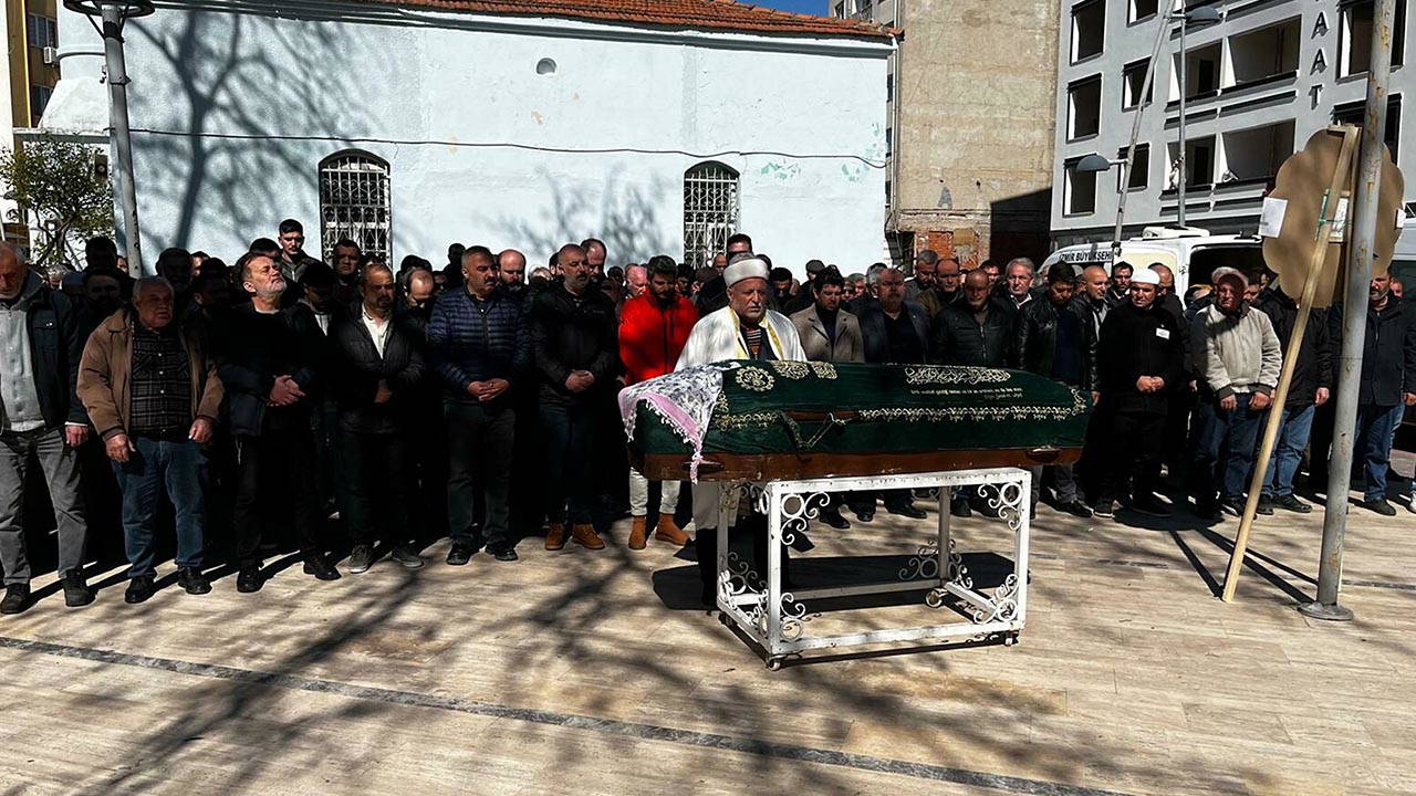 Çocuklarına yemek götürürken kazada ölen anne, toprağa verildi