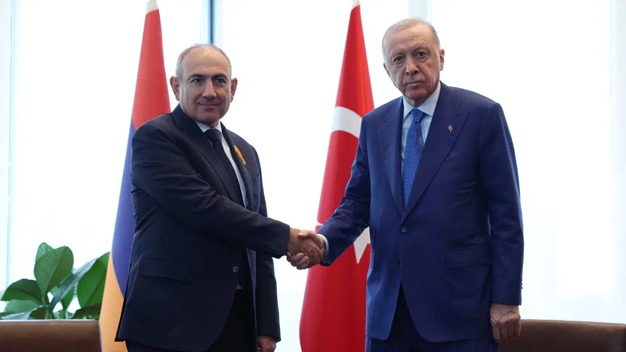 Erdoğan, Ermenistan Başbakanı Paşinyan ile görüştü