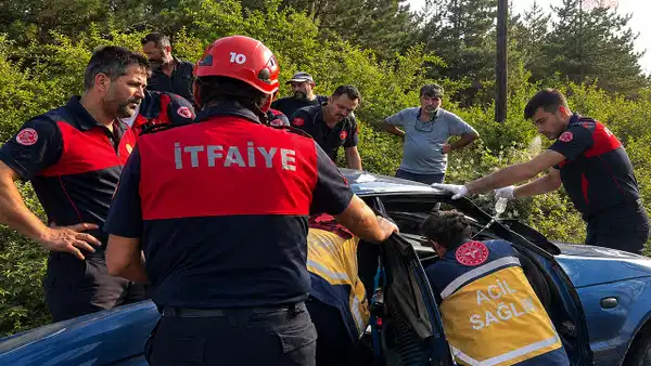 Zonguldak'ta işçi servisi ile otomobil çarpıştı: 1'i ağır 4 yaralı