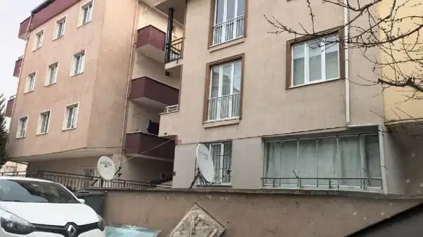 Bursa'da 2 yaşındaki çocuk evlerinin penceresinden düştü!