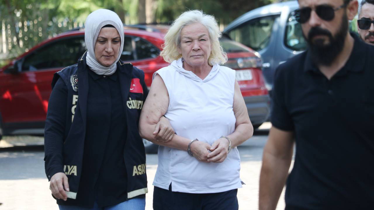 Eşini bıçaklayan kadın tutuklandı: 'Kendimi savunmak isterken oldu'