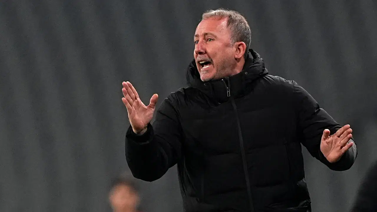 Sergen Yalçın'dan galibiyetin ardından sert tepki: 'Çok biliyorsanız kendiniz yapın...'