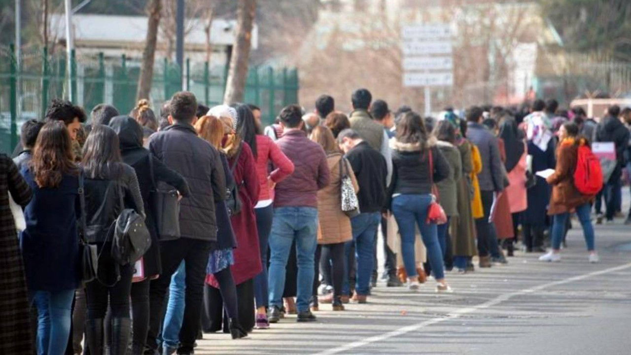 19 Mayıs'ta Türkiye manzaraları: Gençliğin umudu tükeniyor! İşsizlik krizi ve gelecek kaygısı zirvede