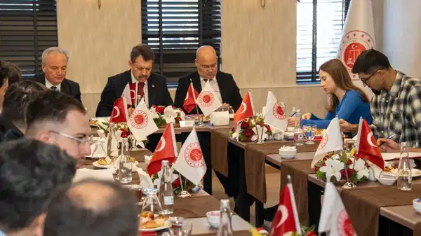 İzmir'de 11. Yargı Paketi kapsamında bin 318 hükümlü tahliye edildi