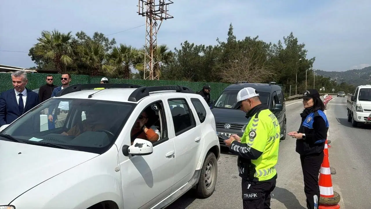 Bodrum'da bayram yoğunluğu: Son 24 saatte 25 bin a…