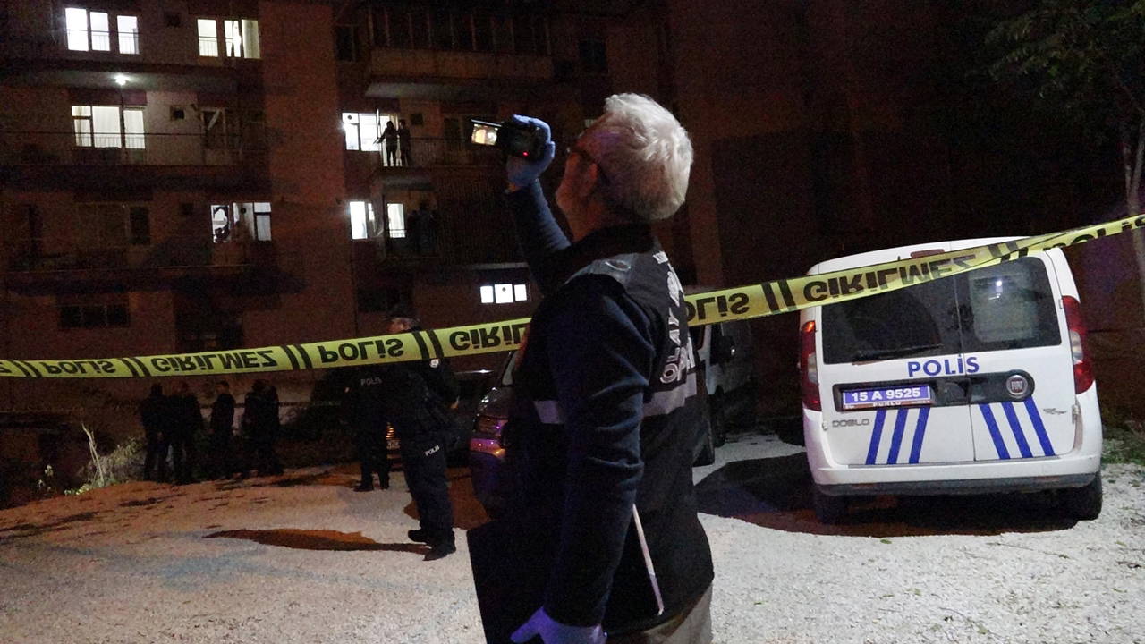 Anten tamir etmek isterken çatıdan düşüp öldü!