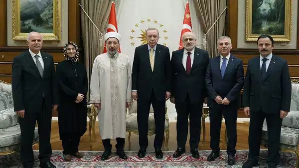 Diyanet heyeti Erdoğan'ı ziyaret etti