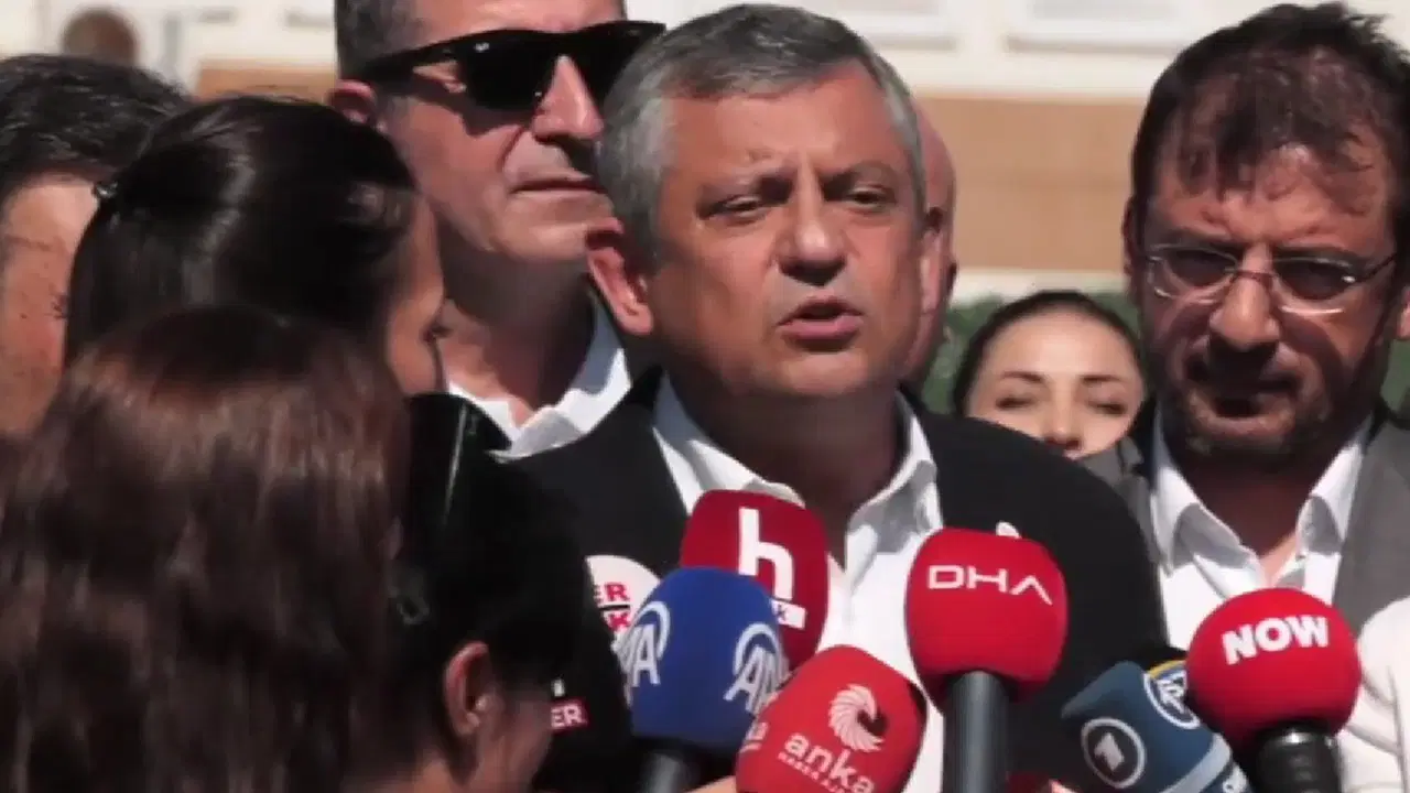Özgür Özel'den Silivri'deki İBB Davası'na Eleştiri