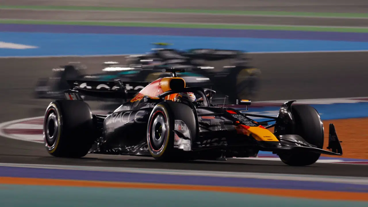 F1'de Max Verstappen şampiyonluk mücadelesini son yarışa taşıdı!