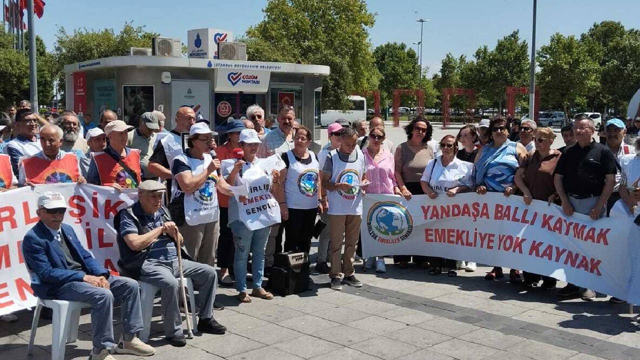Kartal’da emeklilerden geçim eylemi: 'Krizi biz yaratmadık, faturasını da biz ödemeyeceğiz'