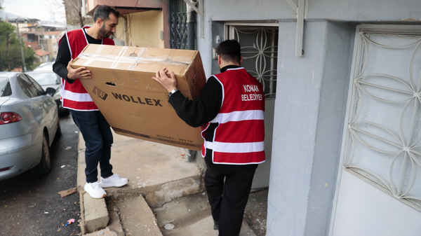 Tekerlekli sandalyesine Konak Belediyesi ile ulaştı