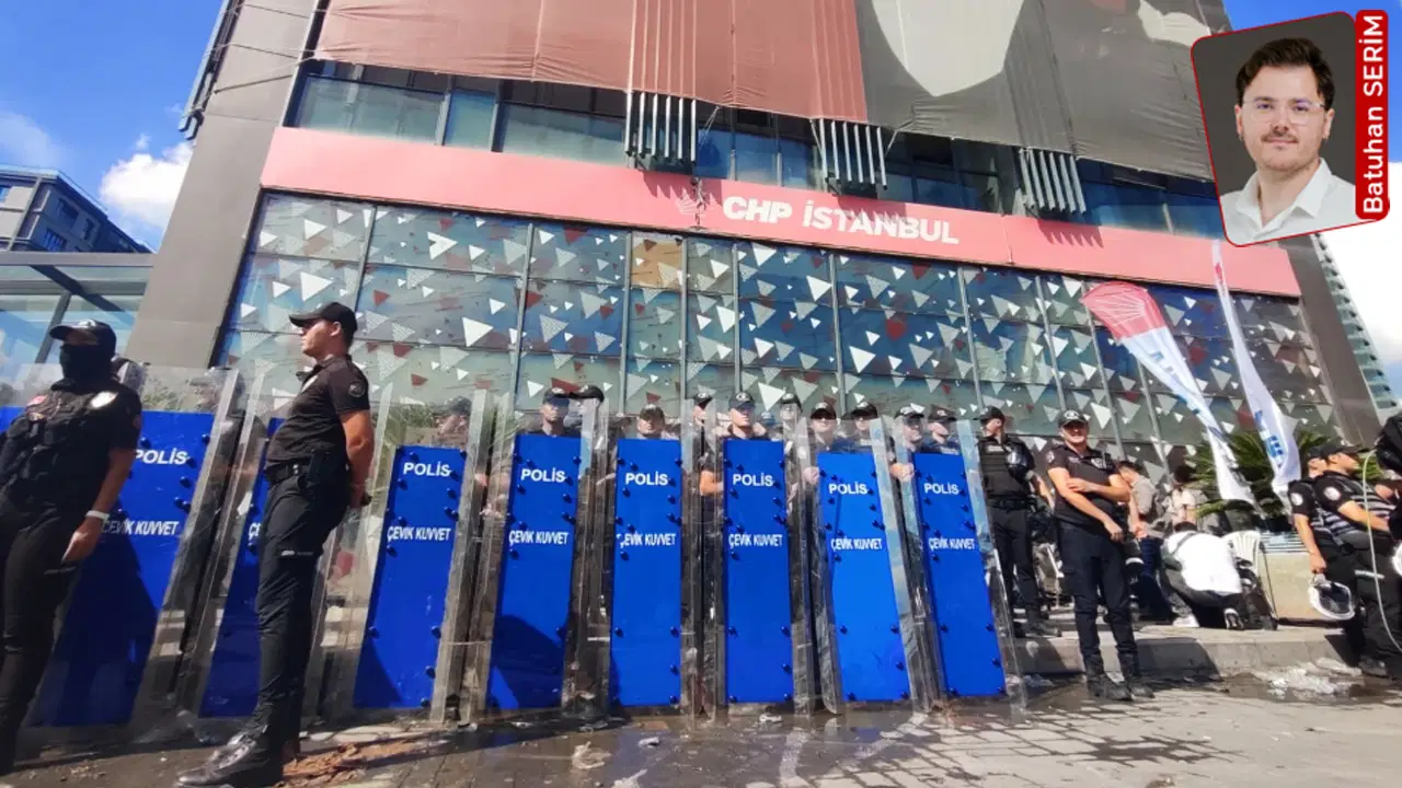 Akademisyen, gazeteci ve yazarlar aralarında...