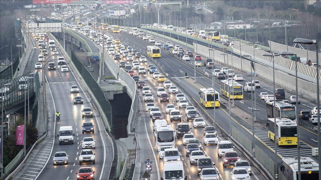 İstanbul'da haftanın ilk iş gününde trafik yoğunluğu! Yüzde 71'e çıktı