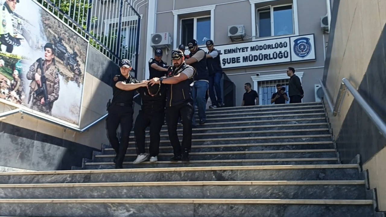 "Şapkalılar" suç örgütüne operasyon: Aralarında 4 avukatın da bulunduğu 24 şüpheli adliyeye sevk edildi