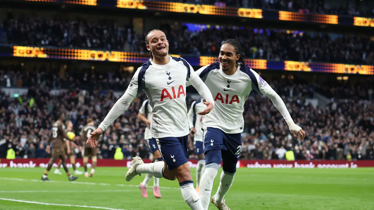 Tottenham'dan evinde rahat galibiyet!