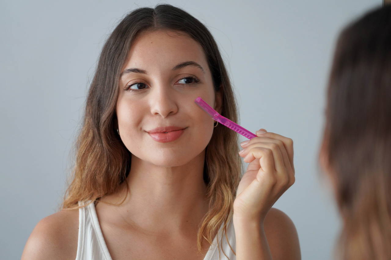 Cildinizi anında pürüzsüz gösteren yöntem: Dermaplaning yöntemi ve hakkında bilinmeyenler