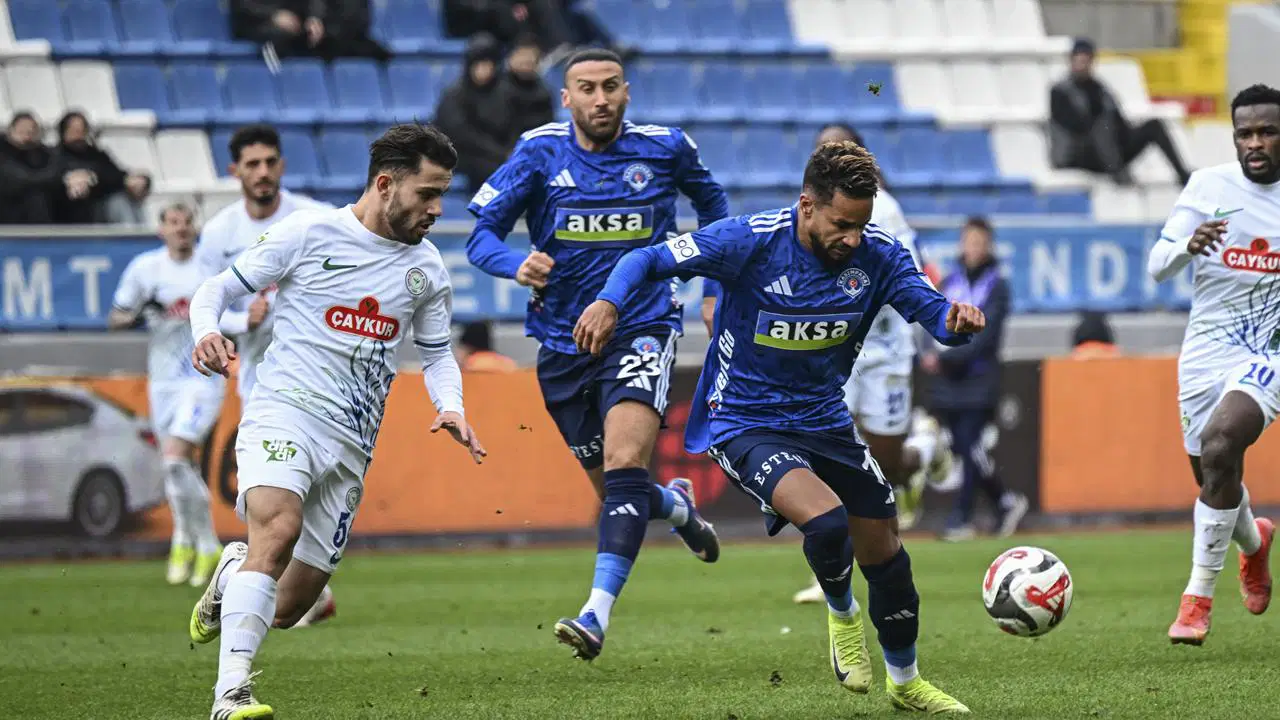 Rizespor, Kasımpaşa deplasmanında 3 puanı üç golle aldı!