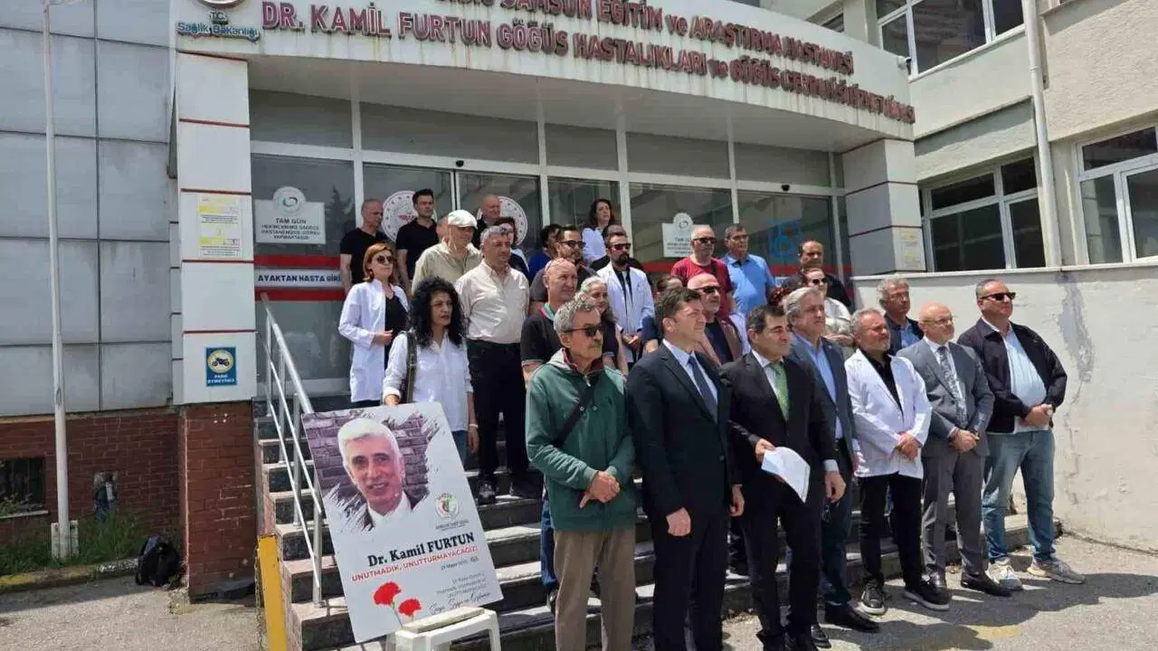 Görevi başında katledilen Dr. Kamil Furtun anıldı: 'Hayat kurtarmaya adanmış bir ömür'