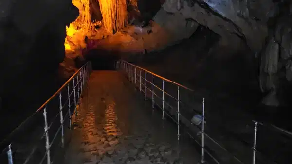 Zonguldak'ta Gökgöl Mağarası sağanak sonrası geçici olarak ziyarete kapatıldı