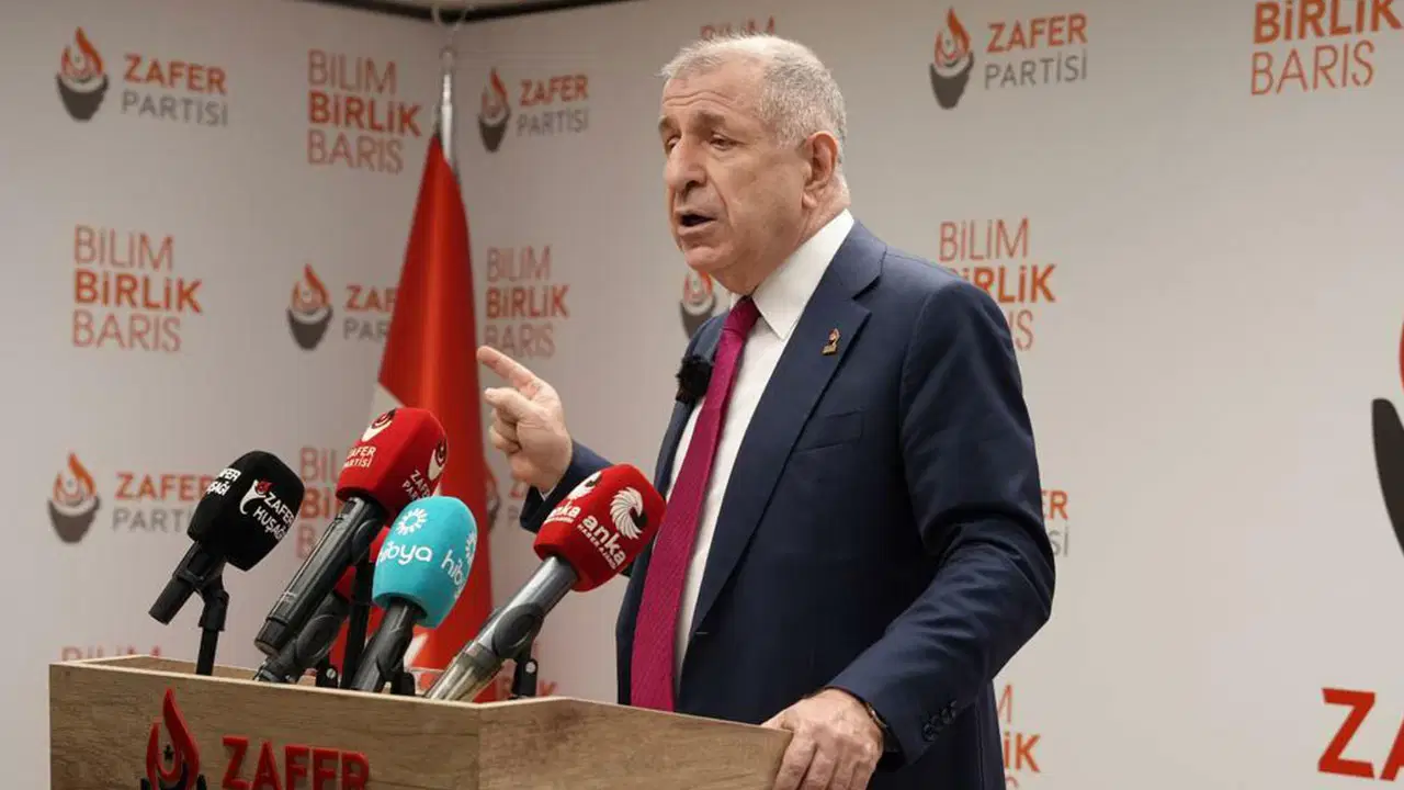 Ümit Özdağ'dan genel merkezde sert sözler: 'Öcalan'ın umut hak ettiğini söyleyenler, sandığa gömüleceklerdir'