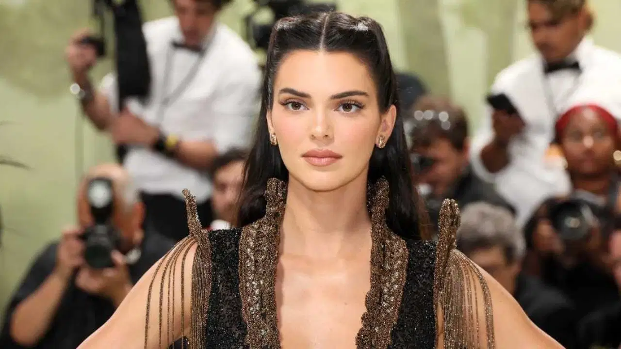 Kendall Jenner'dan Kürk Mantolu Madonna paylaşımı!