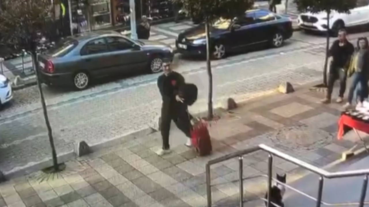 Ümraniye'de evde hırsızla karşılaştı, kendisini aşağı attı: Şüphelilerden biri akrabası çıktı!