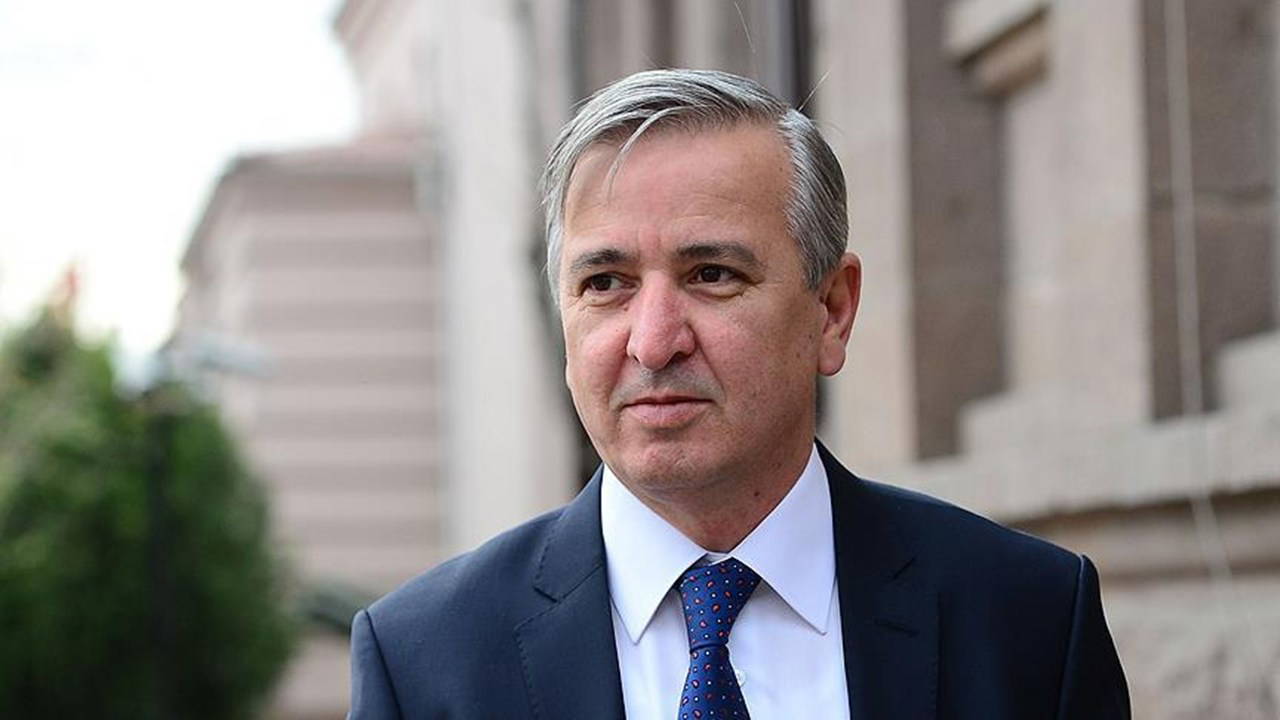 Yeni Şafak yazarı Erdoğan'ın o sözlerini 'açıkladı: 'Vals gibi kötü yollara düşen gençler...'