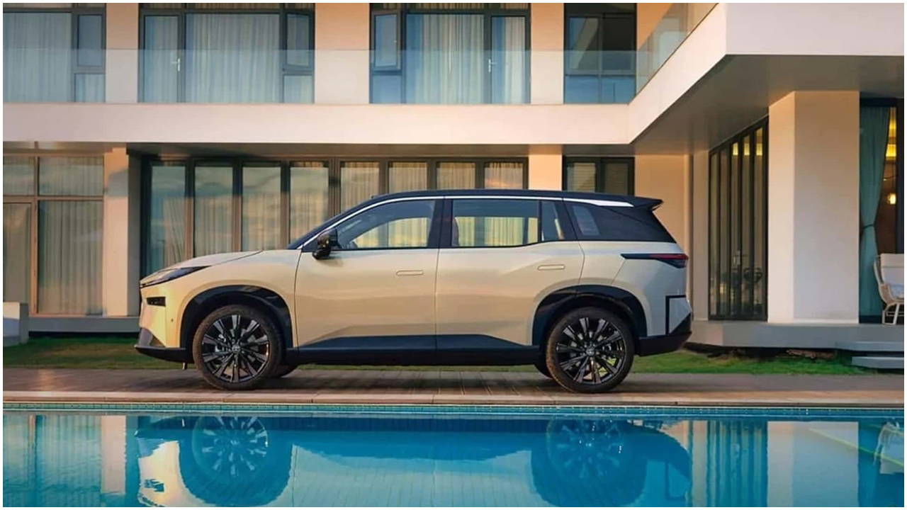 Toyota'dan bir ilk! Sağdan direksiyonlu elektrikli bZ3X 1 milyon 237 bin TL'ye satışa sunuldu...