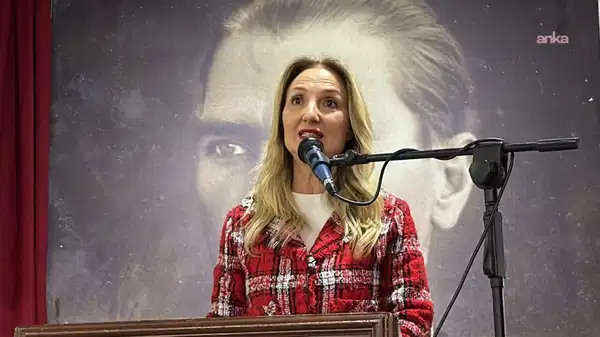 Nazlıaka ‘Türkiye'de Kadın Mücadelesi ve Laiklik Paneli’nde konuştu