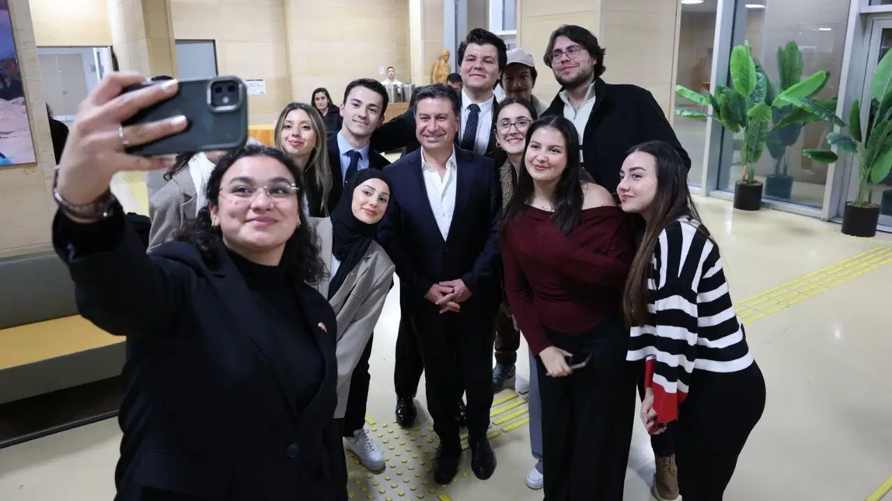 Başkan Aras: Gençlerden gelen her fikri desteklemeye hazırız