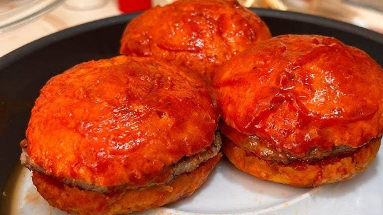 Evde ıslak hamburger tarifi: Sokak lezzetini evinize taşıyın 