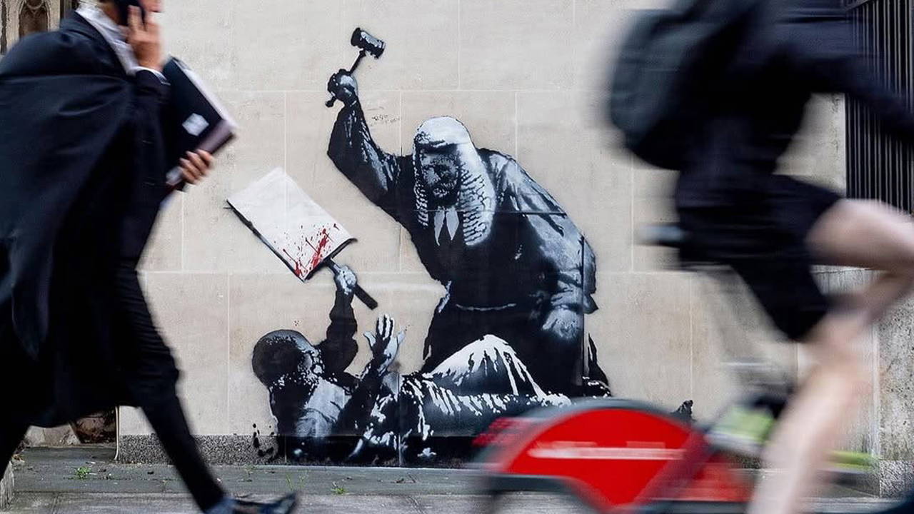 Dünyaca ünlü anonim sanatçı Banksy'e polis soruşturması: Kimliği ifşa mı olacak?