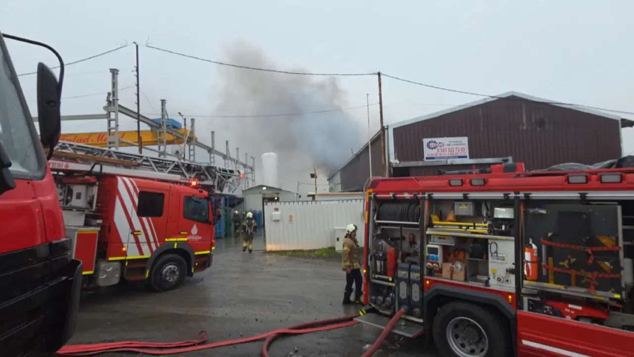 İstanbul Eyüpsultan'da 3 iş yerinde yangın!