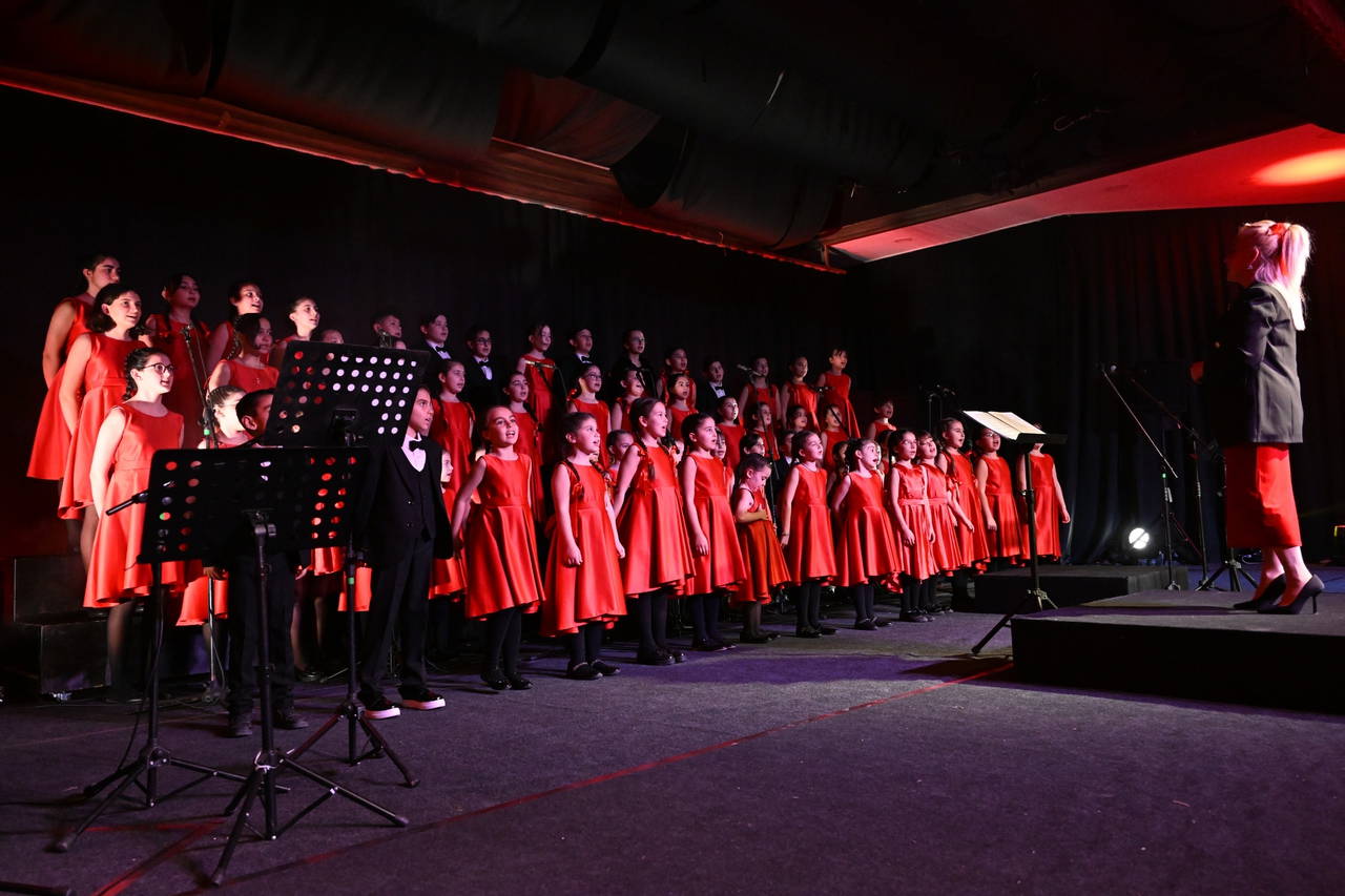 Çok Sesli Gençlik ve Çocuk Korosu sanatseverlerle buluştu