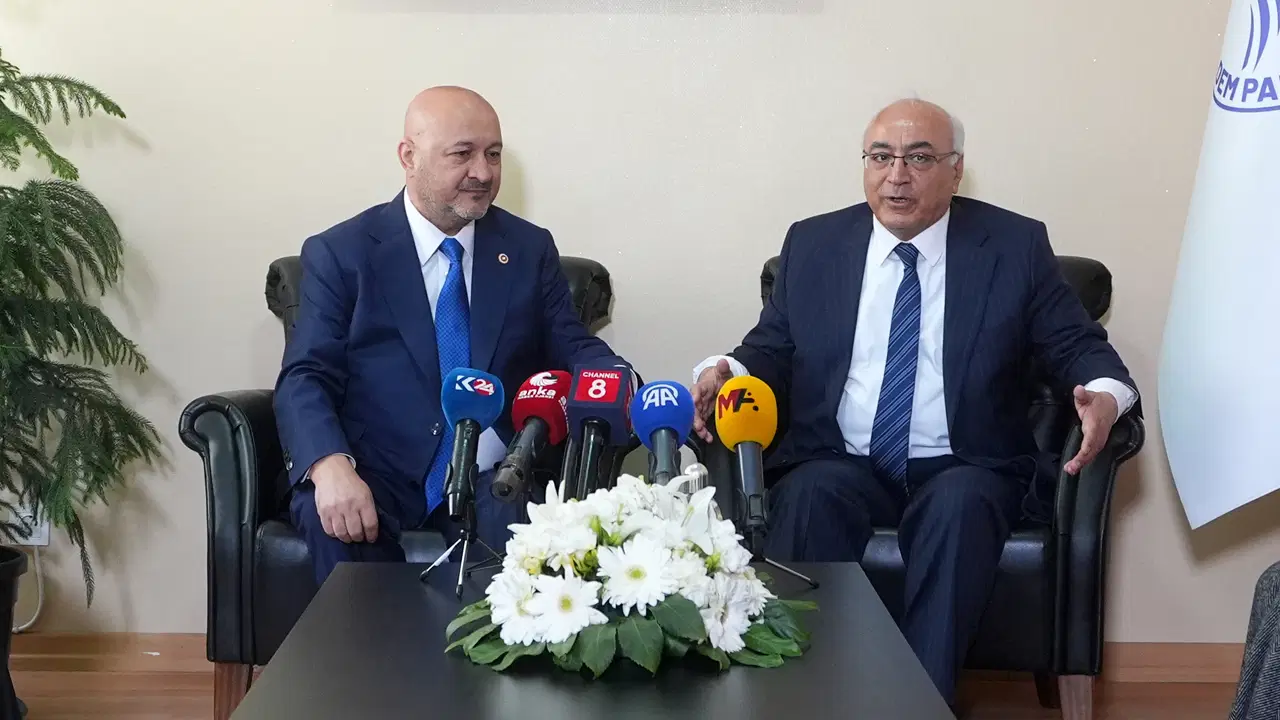 AKP'den DEM Parti'ye bayram ziyareti... Öcalan'a 'statü' talebi öne çıktı: 'Bu sefer başarmak istiyoruz'