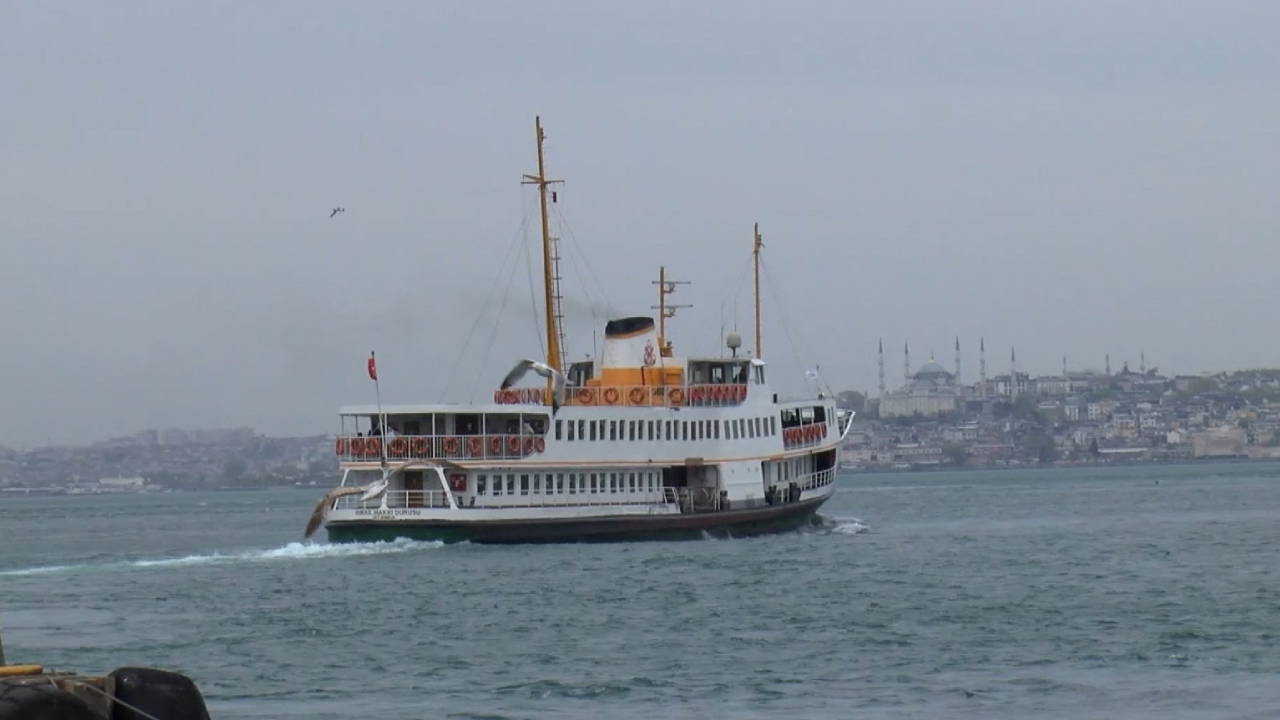 Kadıköy'de vapura bindi, inmediği tespit edildi: Azerbaycanlı kadın denizde aranıyor