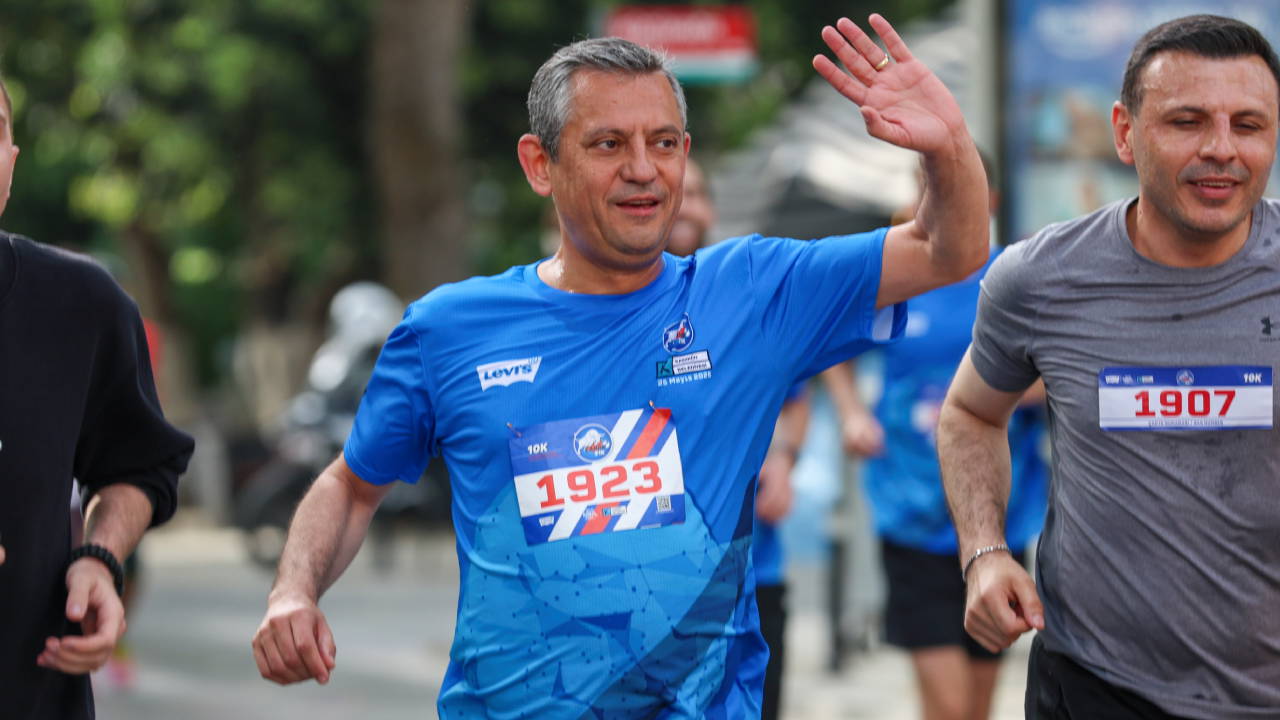 Özgür Özel, İstanbul Maratonu’nda ÇYDD için koşacak