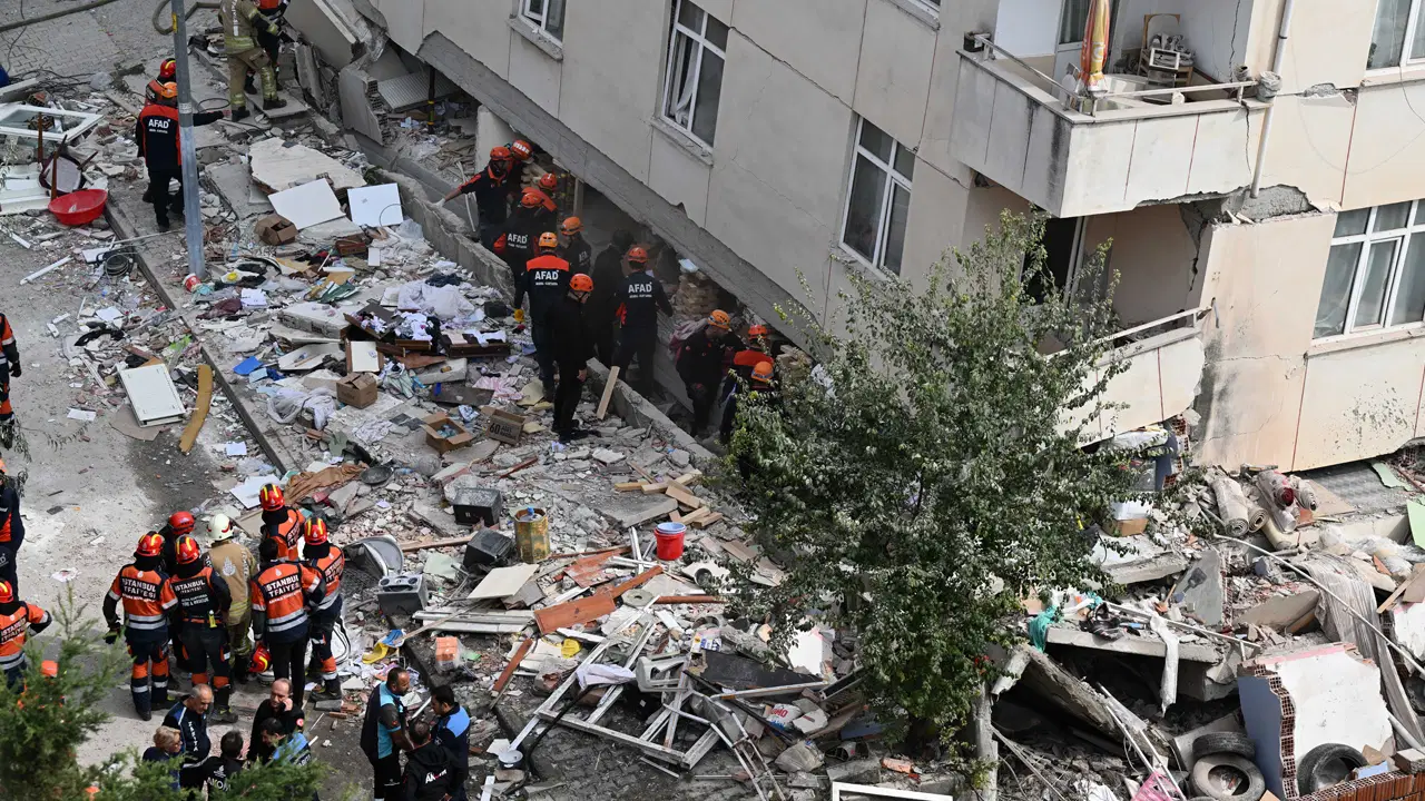 Maltepe'de 5 kişinin öldüğü bina faciası: Mimar ve şantiye şefi adliyede