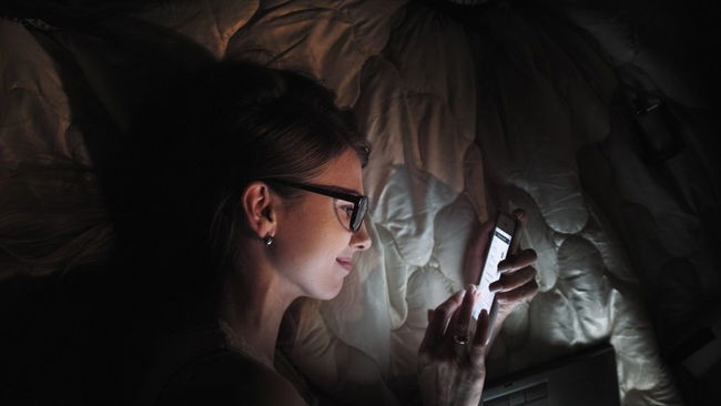 Gece yayılan mavi ışık depresyon sebebi!