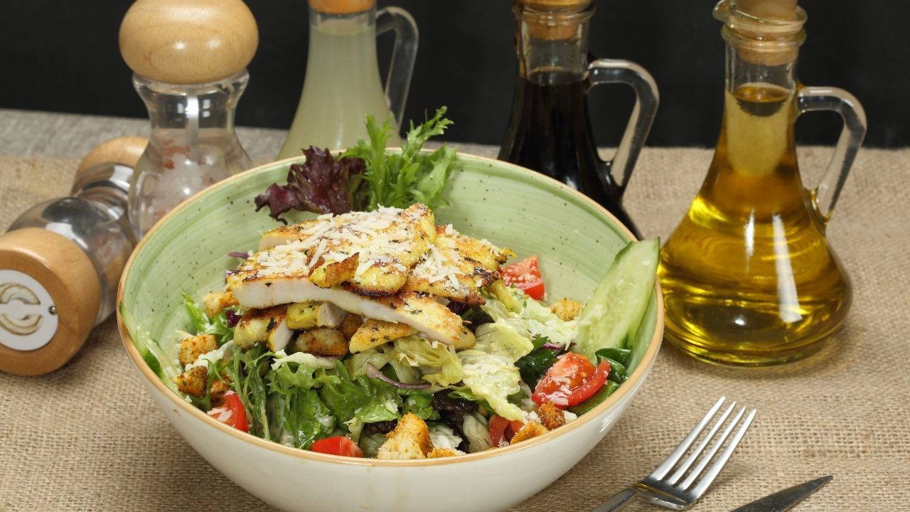 Pratik ve lezzetli: MasterChef Tavuklu sezar salata tarifi