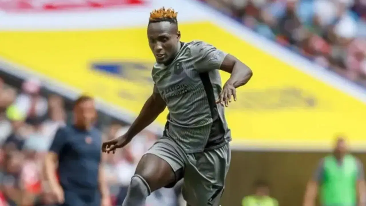 Beşiktaş-Kocaelispor maçında Daniel Agyei'ye su bardağı atan taraftar tutuklamaya sevk edildi