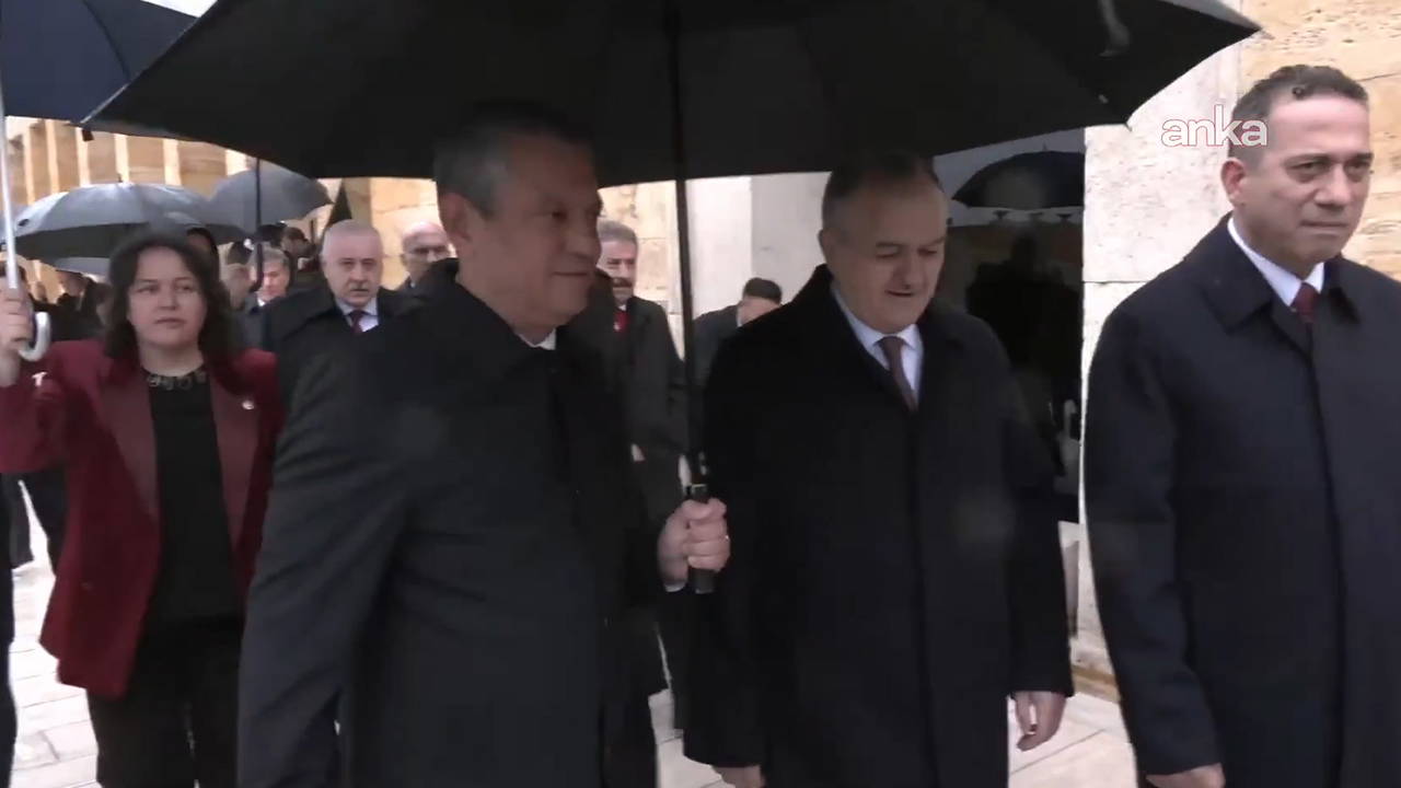 CHP Genel Başkanı Özgür Özel ile MHP'li Erkan Akçay arasında sohbet