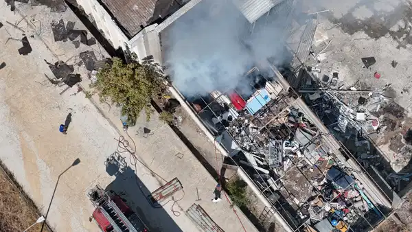 Sinop’ta eski hastane binasında korkutan yangın: Ekipler müdahale etti