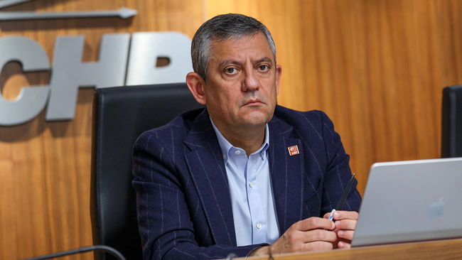 Özgür Özel'den '23 Nisan' mesajı