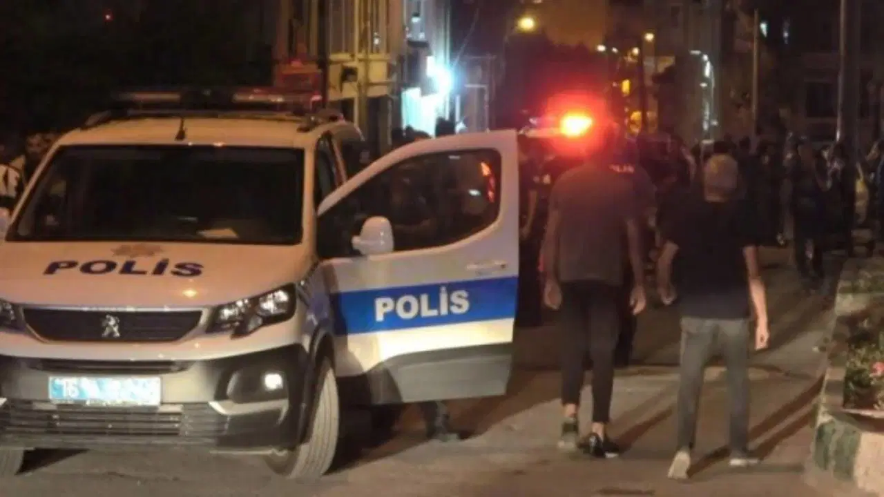 Korku dolu anlar... Etrafa rastgele ateş açtı!