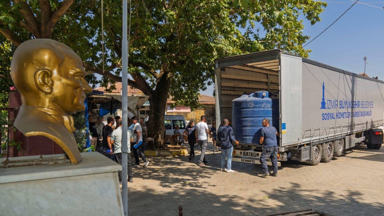 İzmir'de yanan köylere su deposu desteği