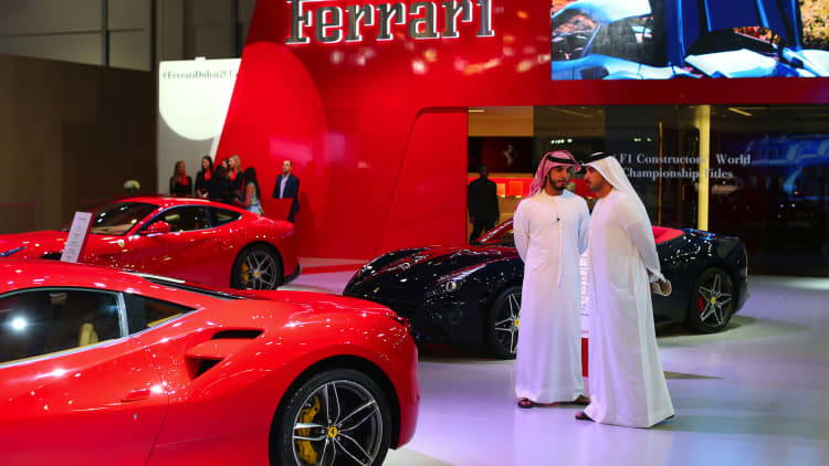 Ferrari, savaş nedeniyle teslimatları askıya aldı
