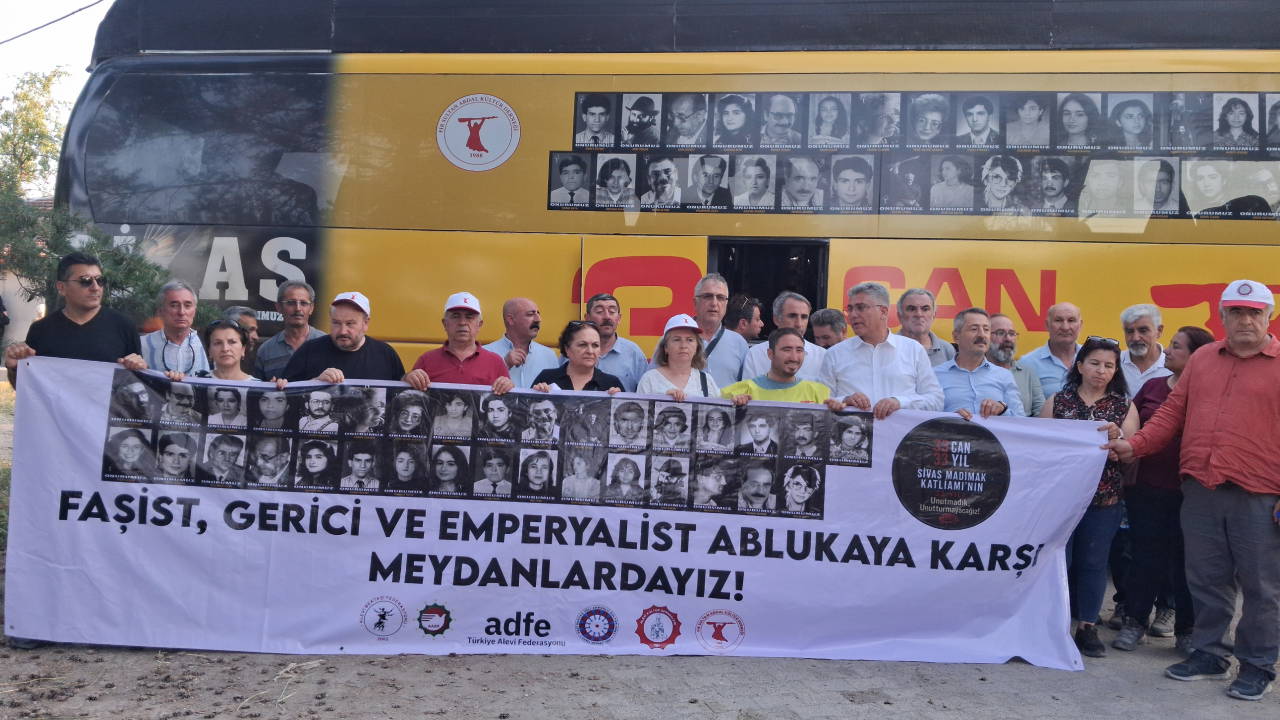 Sivas Katliamı’nda yaşamını yitiren Muammer Çiçek mezarı başında anıldı