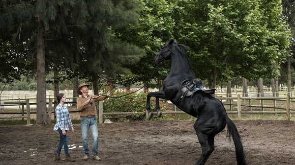 Siyah İnci filminin konusu ne? Siyah İnci filminin oyuncuları kim?